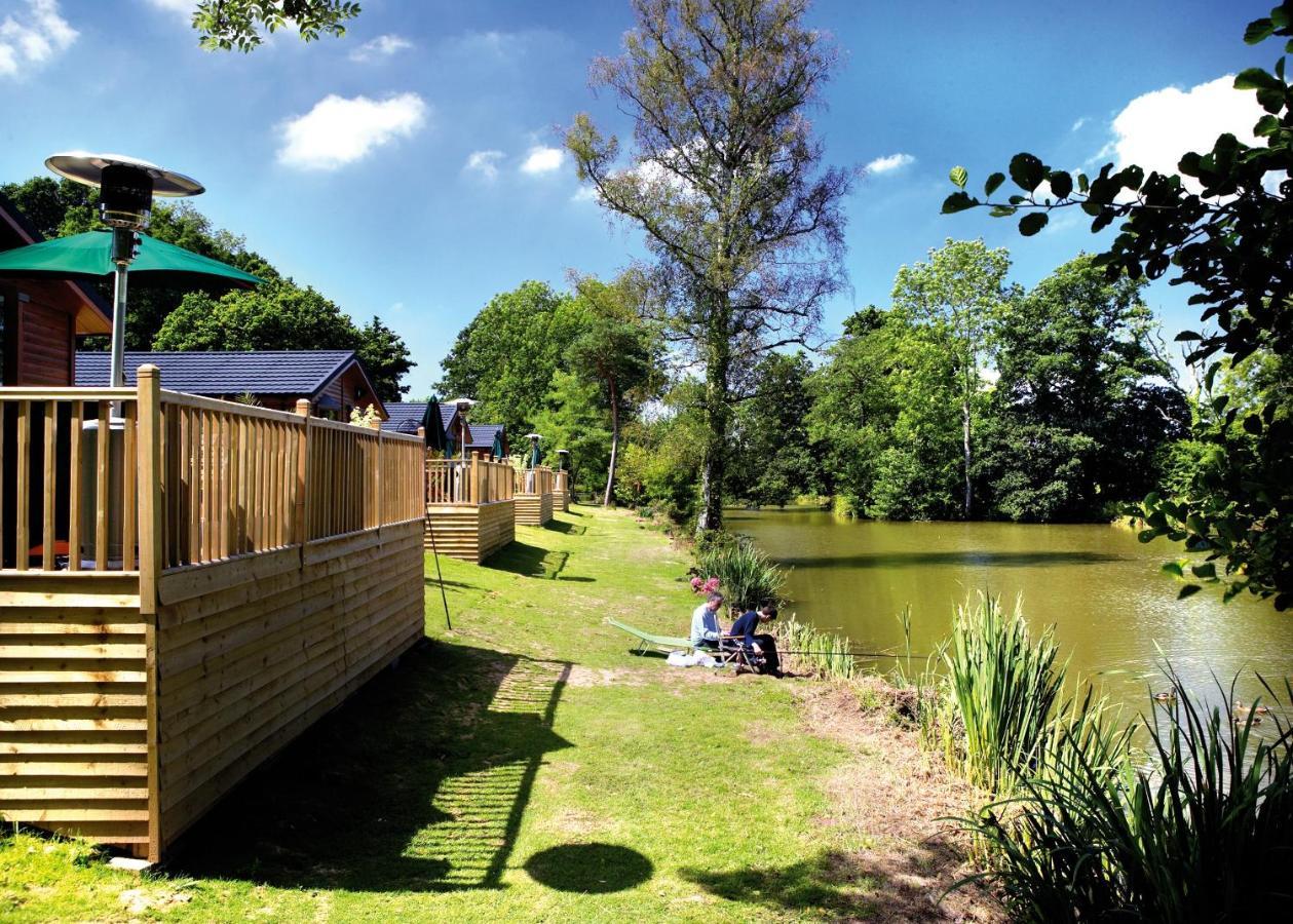 Upton Lakes Lodges คัลลัมป์ตัน ภายนอก รูปภาพ